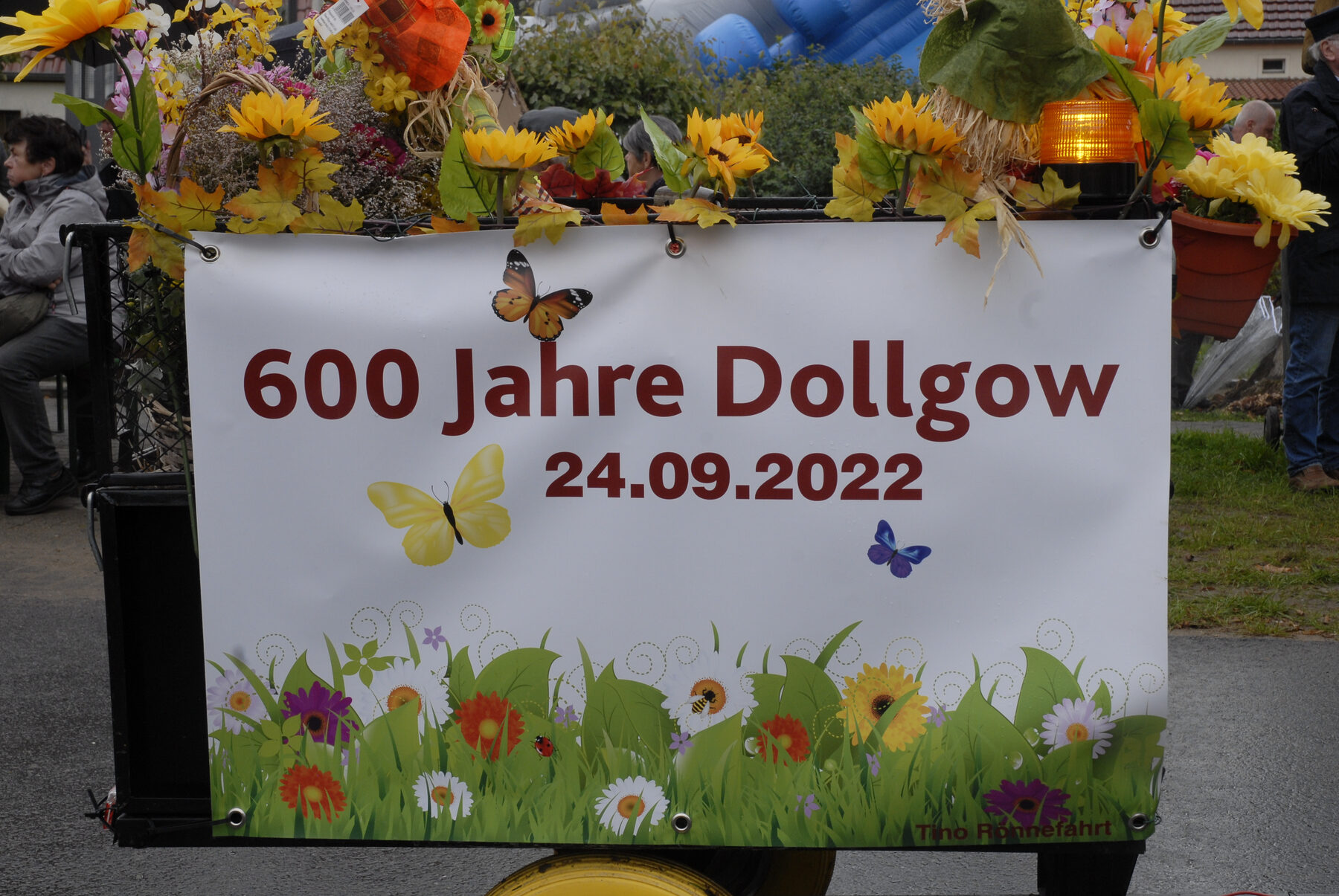 Jubiläumsschmuck zu 600 Jahre Dollgow